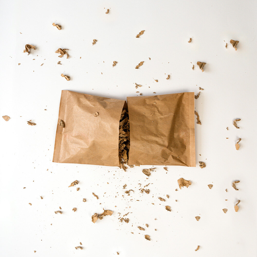 Polsterkissen aus zerkleinerter Altkartonage